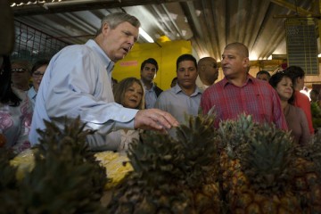 Thomas Vilsack, secretario de Agricultura de EE.UU., es el tercer integrante del gabinete de Obama que visitó Cuba durante 2015.