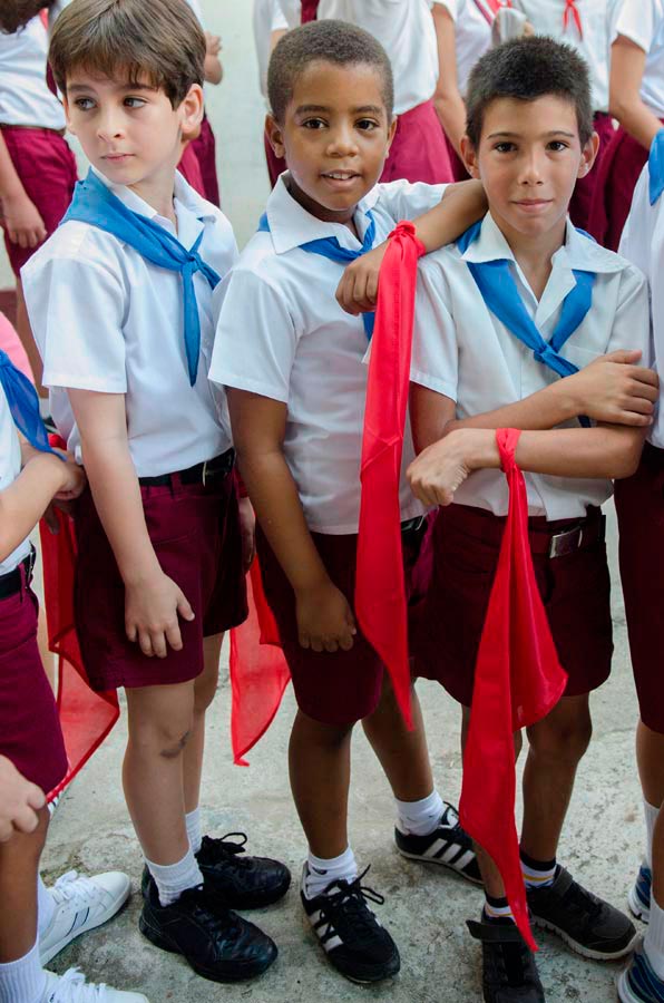Cambio-de-pañoletas-Cuba_educacion_05