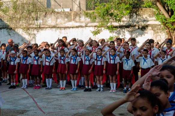 Cambio-de-pañoletas-Cuba_educacion_07