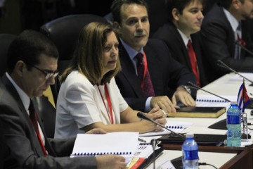 La representación cubana está liderada por Josefina Vidal, directora de Estados Unidos del Ministerio de Relaciones Exteriores